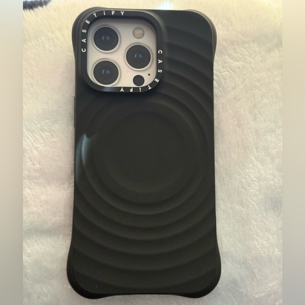 Casetify Black Ripple iPhone 16 pro Case